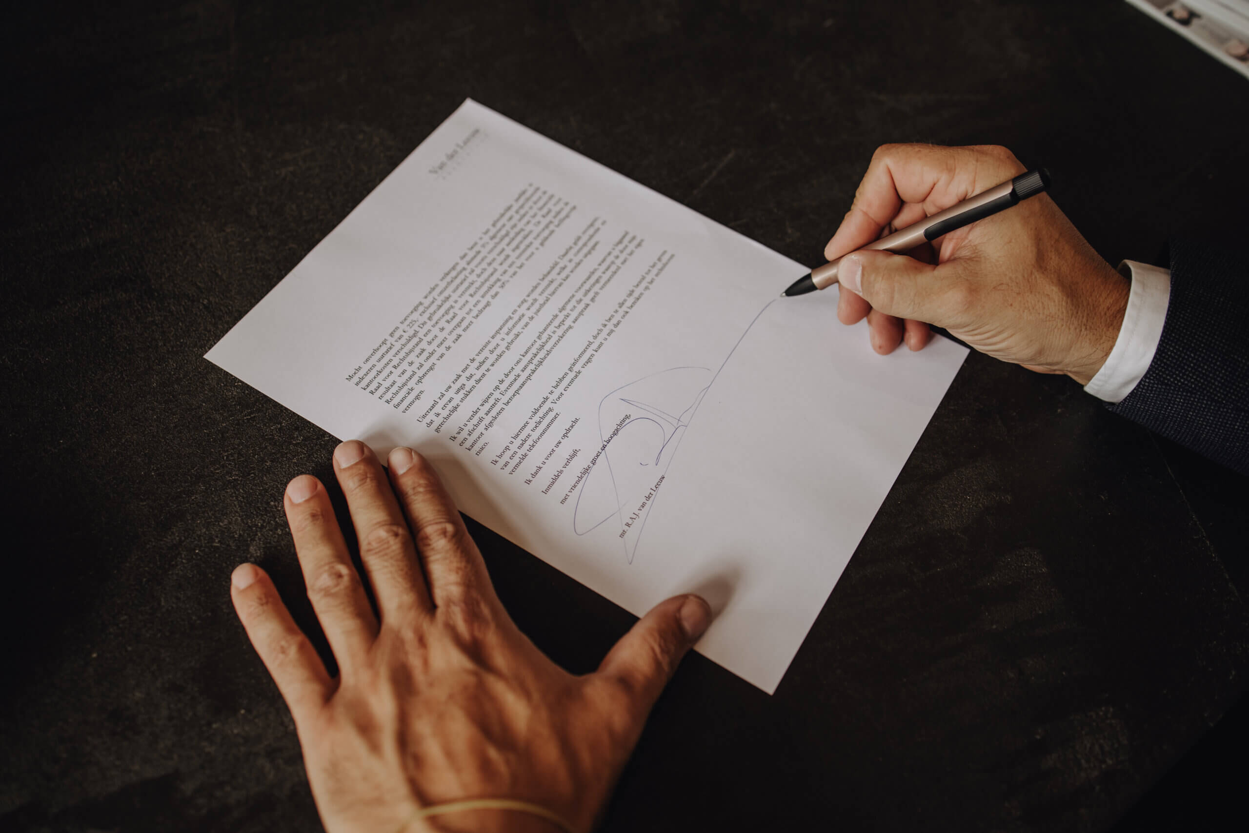 Digitale handtekening rechtsgeldig? Hof Arnhem-Leeuwarden waarschuwt voor valkuilen